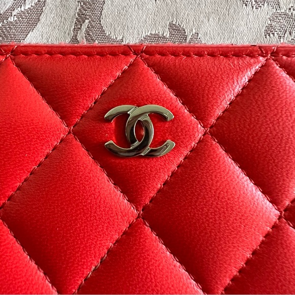 Authentic Chanel Lambskin Quilted Zip Around Wallet - Picture 16 of 17